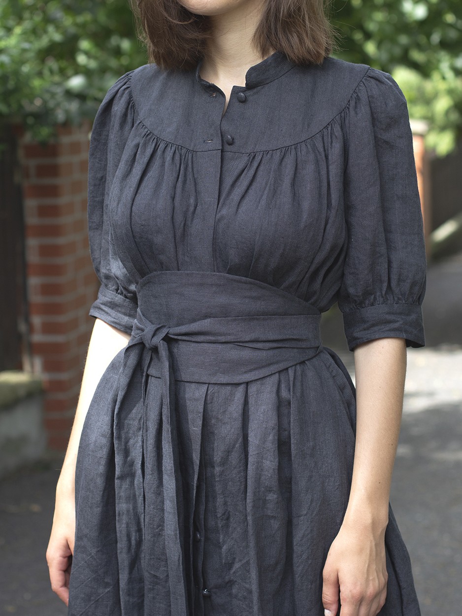 Šaty Caryatid od Marie Ponomarenko